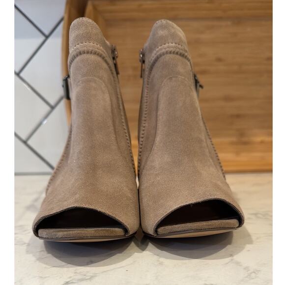 Vince Camuto Khaki Verona Ennley suede Bootie open toe shoes size 7.5 neutral - Picture 4 of 9